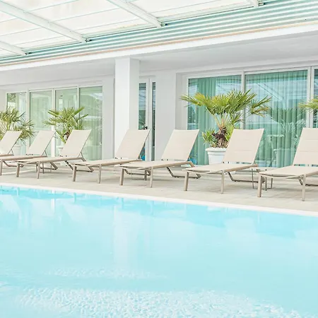 Hotel With Swimming Pool In *