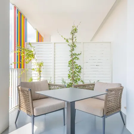 מלון With Swimming Pool In *